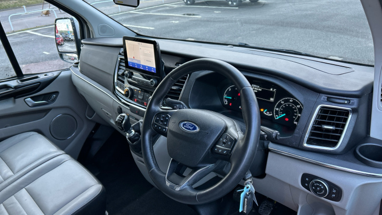 Ford Tourneo Custom Transit Custom Tourneo L2 Diesel Fwd 2.0 EcoBlue 150ps Low Roof 8 Seater Titanium